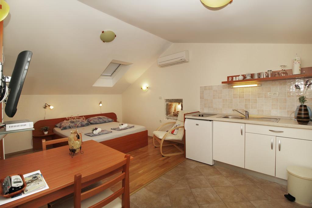 Apartments Caralipeo Макарска Экстерьер фото