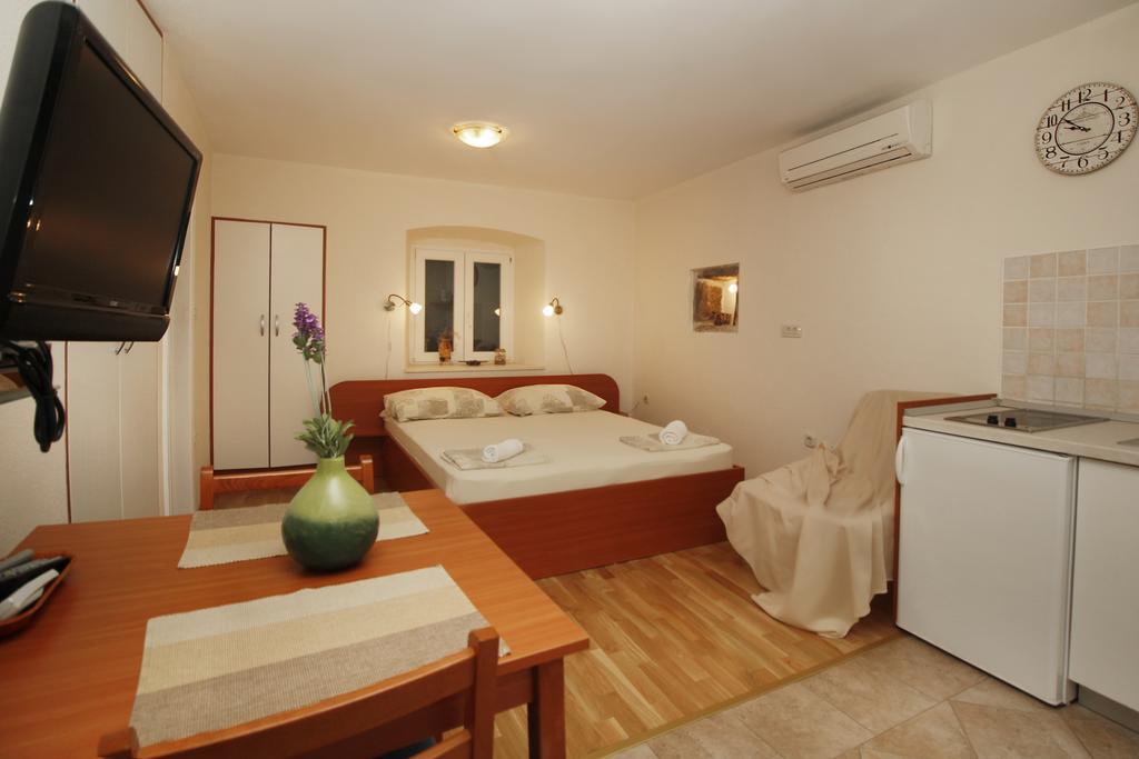Apartments Caralipeo Макарска Экстерьер фото