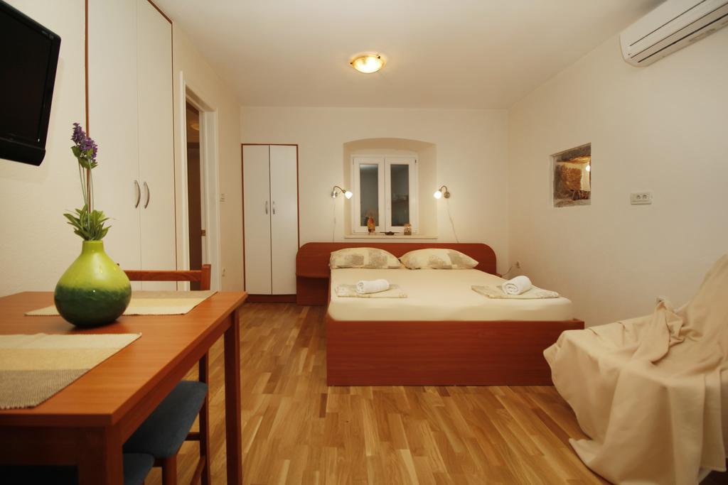 Apartments Caralipeo Макарска Номер фото