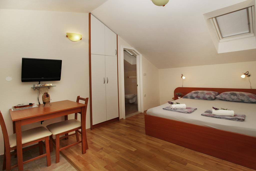 Apartments Caralipeo Макарска Номер фото